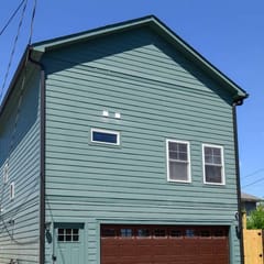 Charming Carriage house in Popular Bates Hendricks